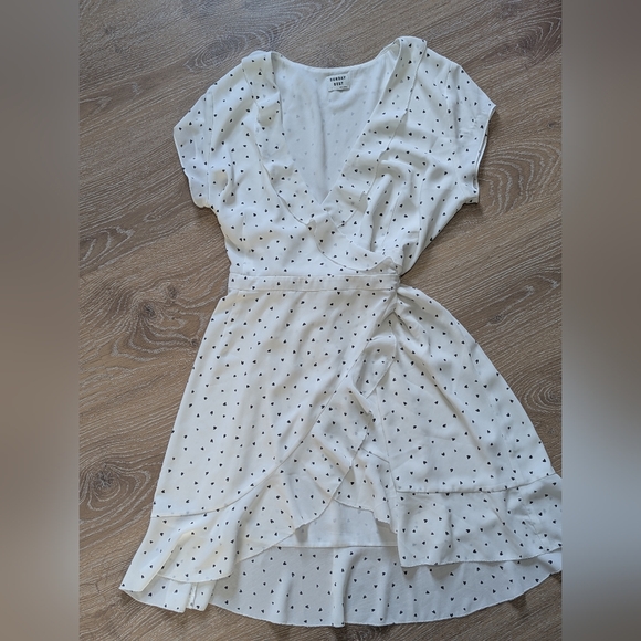 Aritzia Sunday Best Savoy Cream Ruffle Wrap Mini Dress Women's Size 6 - Picture 3 of 9